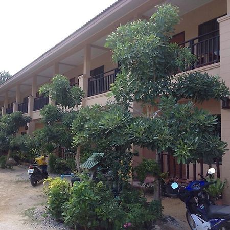 Bank Guest House Haad Rin Bagian luar foto