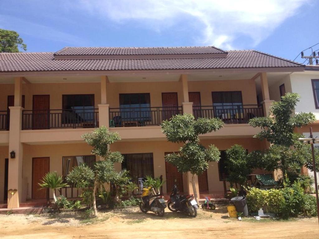 Bank Guest House Haad Rin Bagian luar foto