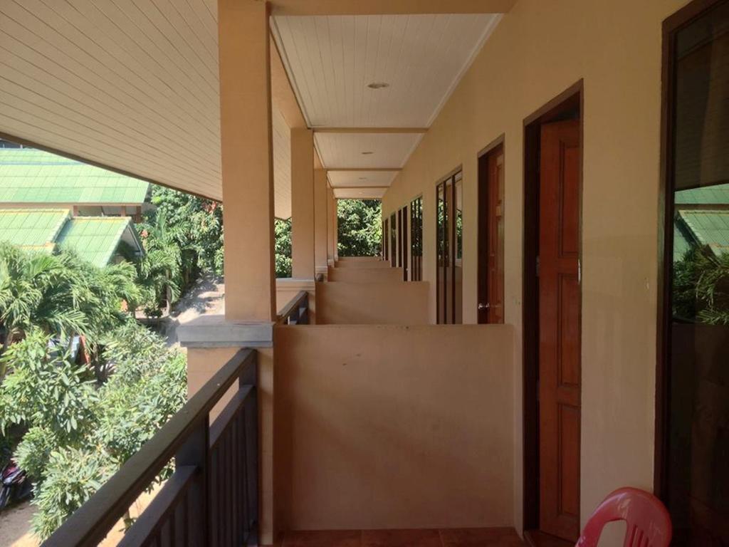 Bank Guest House Haad Rin Bagian luar foto