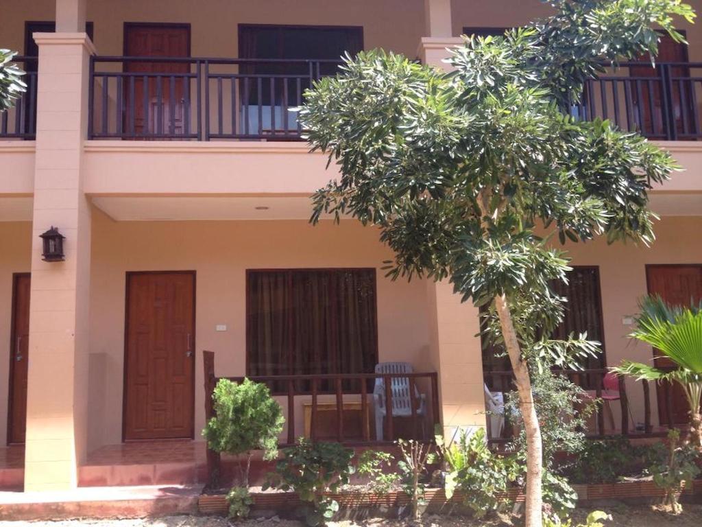 Bank Guest House Haad Rin Bagian luar foto