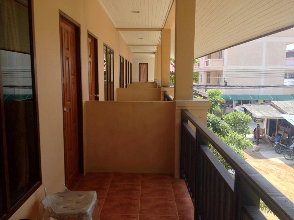 Bank Guest House Haad Rin Bagian luar foto