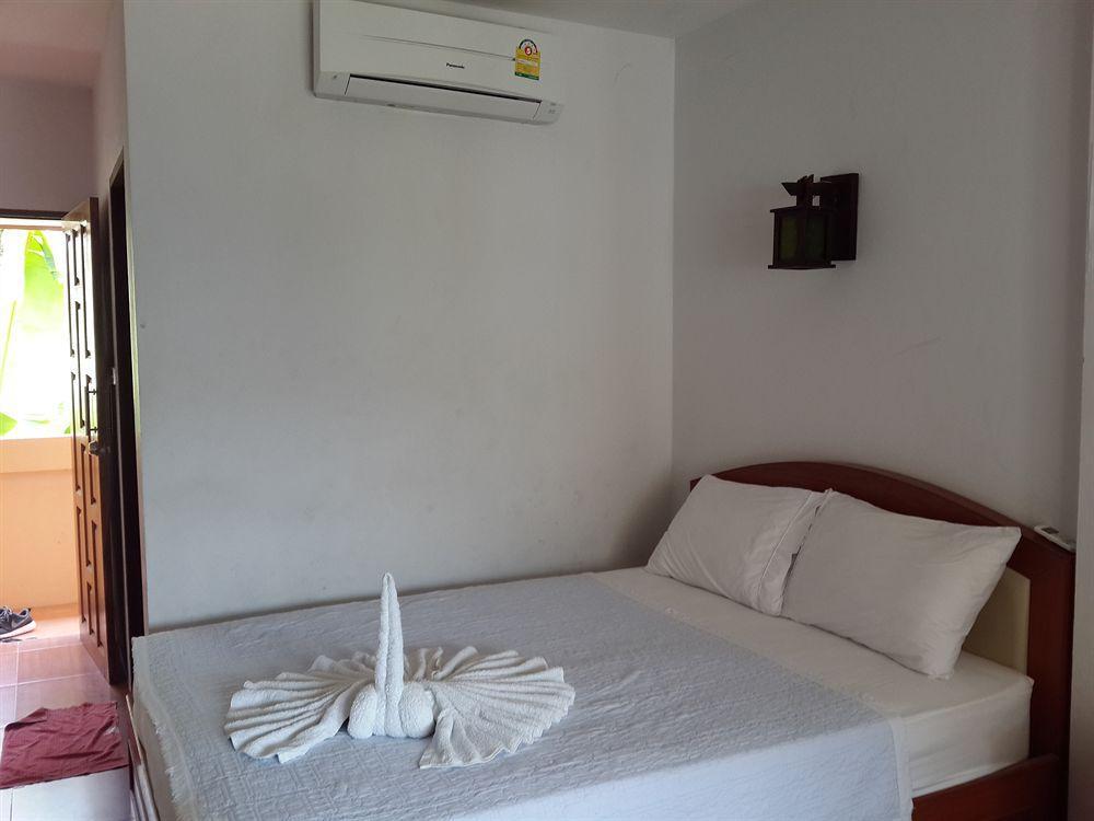 Bank Guest House Haad Rin Bagian luar foto