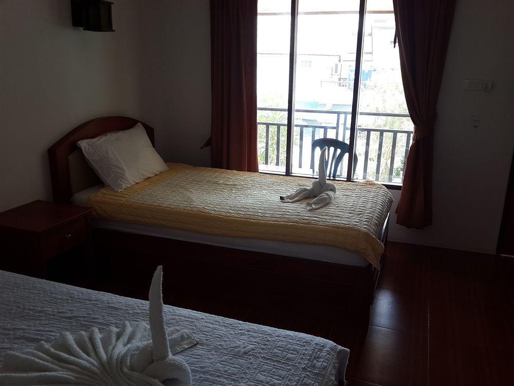 Bank Guest House Haad Rin Bagian luar foto