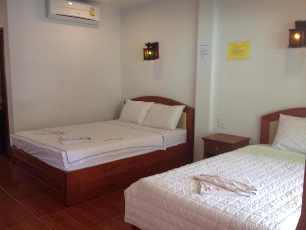 Bank Guest House Haad Rin Bagian luar foto