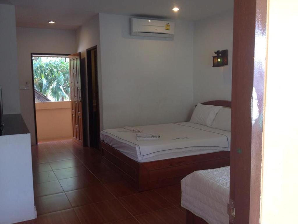 Bank Guest House Haad Rin Bagian luar foto